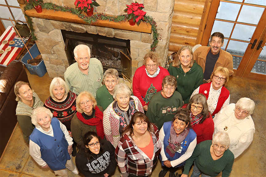 Volunteer-group-photo.jpg